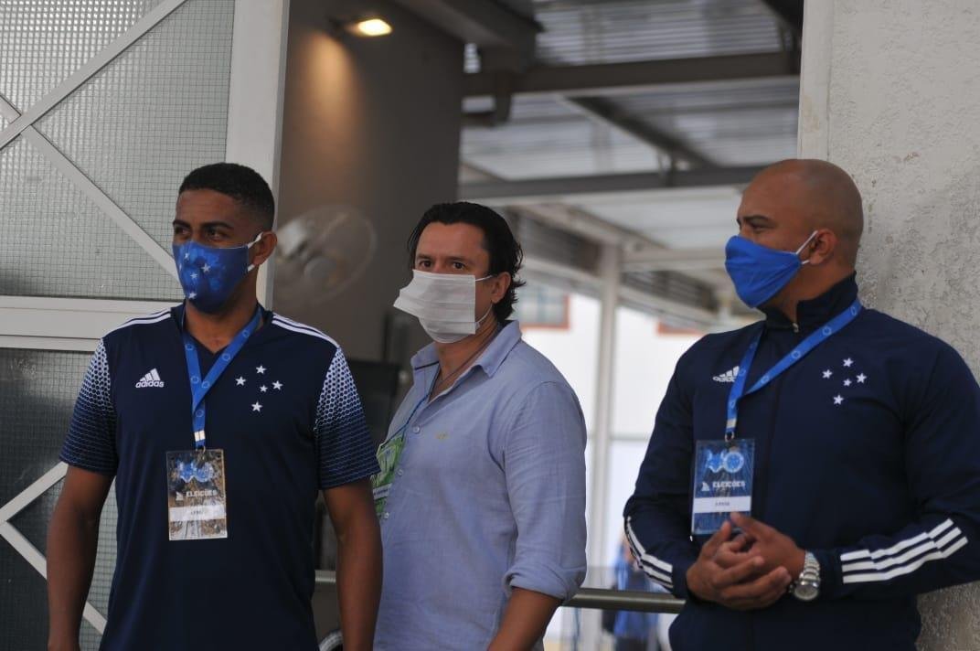 Alexandre Guzanshe/EM/DA Press