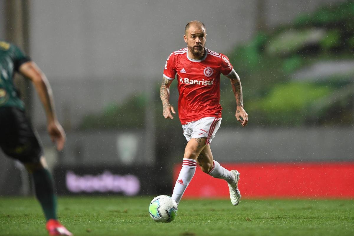 Fotos do jogo entre Amrica e Internacional, no Independncia, em Belo Horizonte, pelas quartas de final da Copa do Brasil