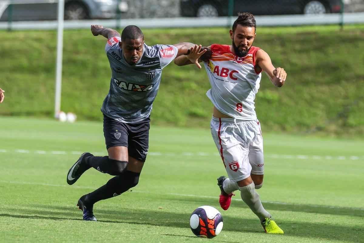 Com gols de Fred e Carlos Csar, Atltico vence jogo-treino contra Guarani de Divinpolis, na Cidade do Galo, por 2 a 0