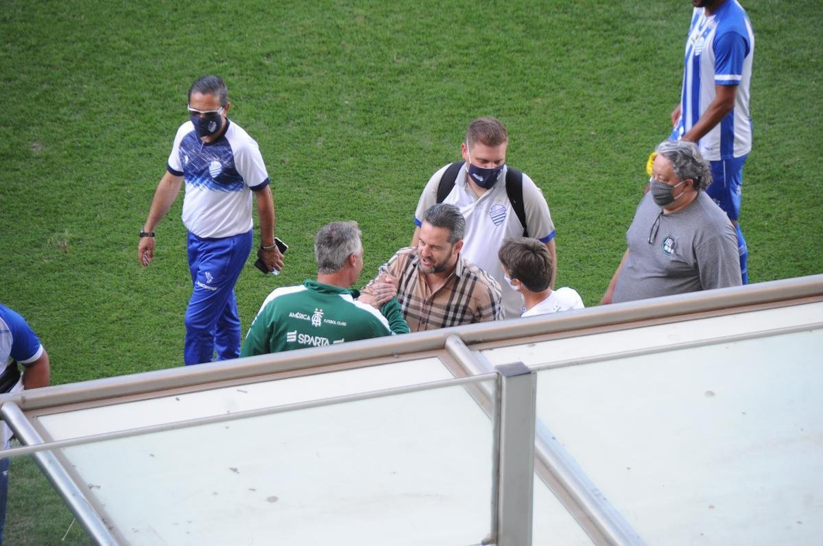 Fotos do jogo entre Amrica e CSA-AL, no Independncia, em Belo Horizonte, pela Srie B do Campeonato Brasileiro