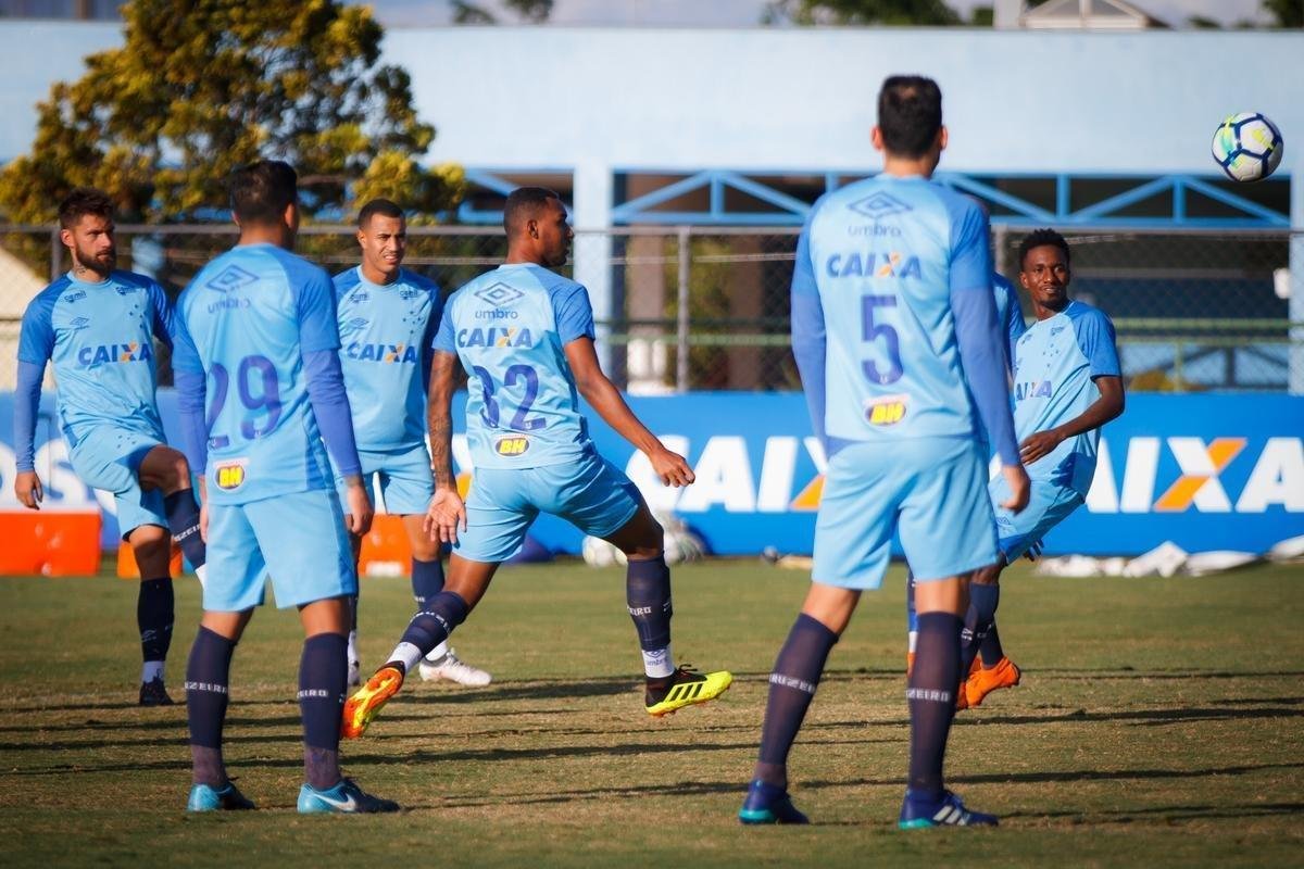 Cruzeiro encerrou preparao para jogo com Palmeiras em treino fechado na Toca da Raposa II