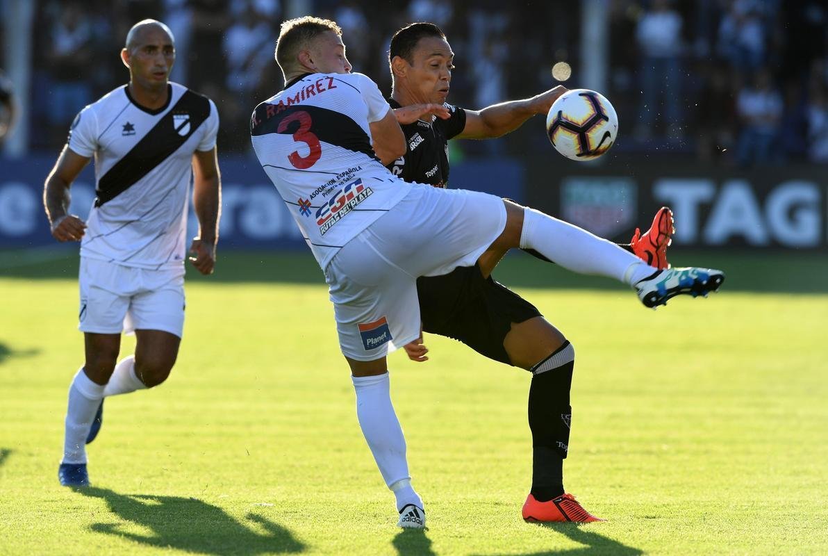 Fotos do segundo tempo do duelo entre Danubio e Atltico, em Montevidu, pela Libertadores