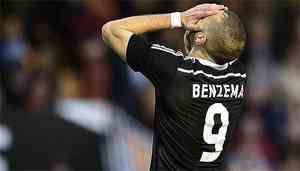 O Real Madrid explicou que Benzema sofreu 