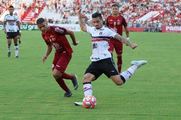No terceiro clássico entre as equipes no ano, manteve-se o equilíbrio. Ao todo, nos confrontos, são três empates