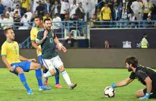 Fotos do amistoso internacional entre Brasil e Argentina, em Riade, na Arbia Saudita