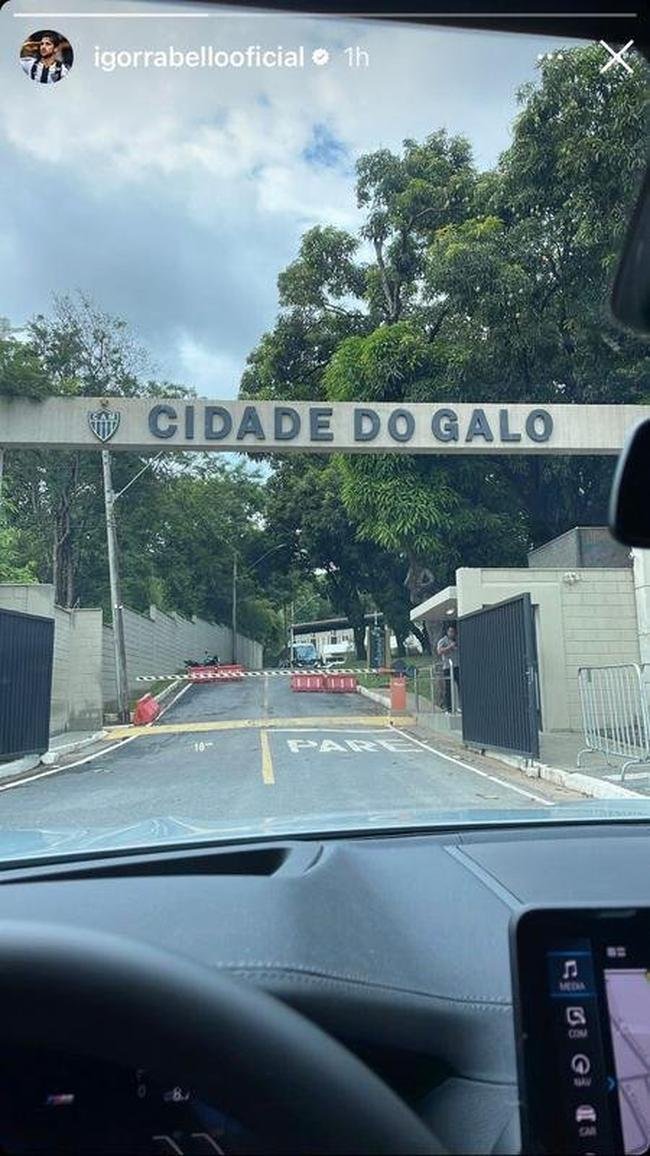Em Belo Horizonte, o zagueiro Igor Rabello vai  Cidade do Galo para tratar leso no joelho esquerdo.