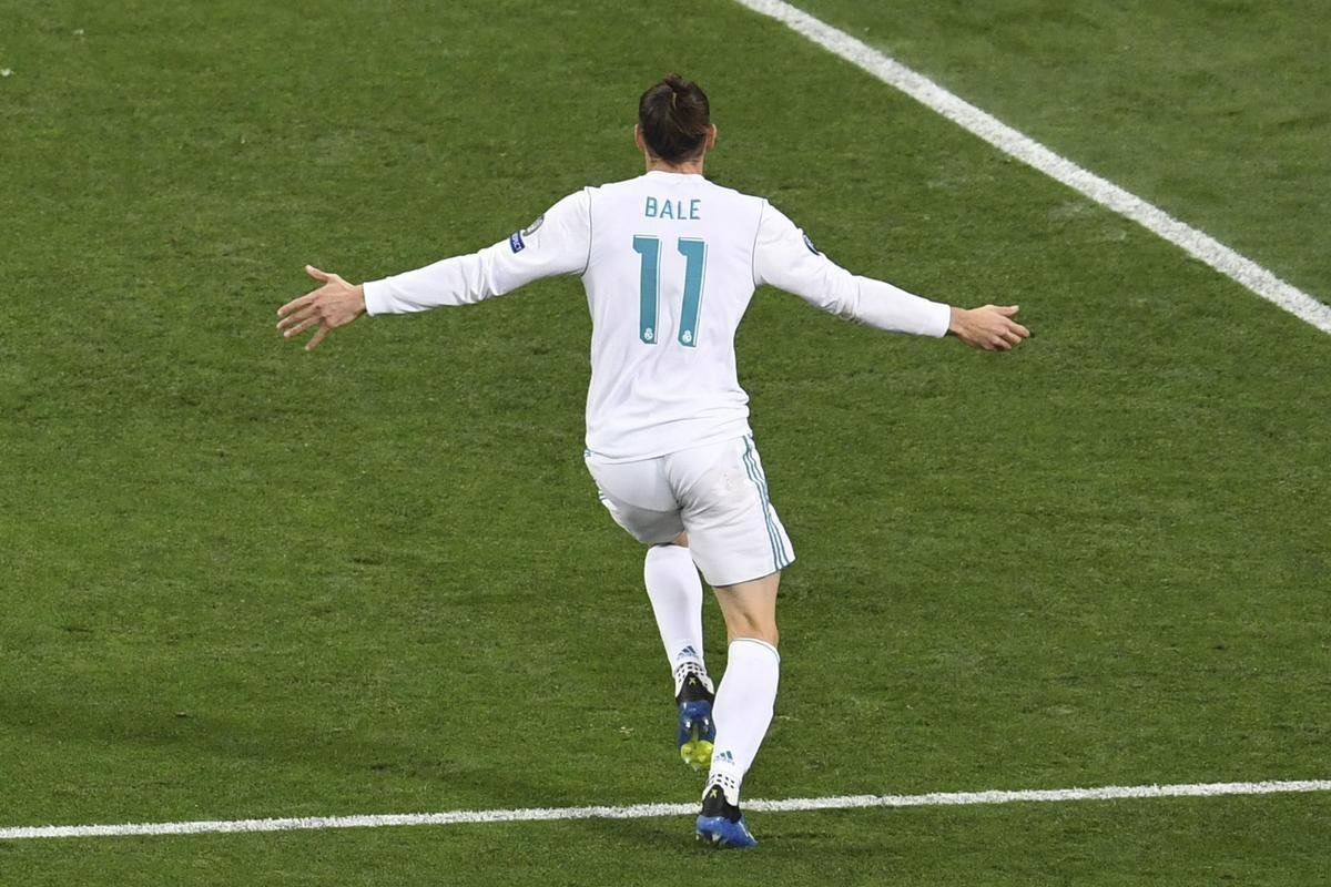 Com uma puxeta, parecida a uma bicicleta, Bale recolocou Real em vantagem: 2 a 1