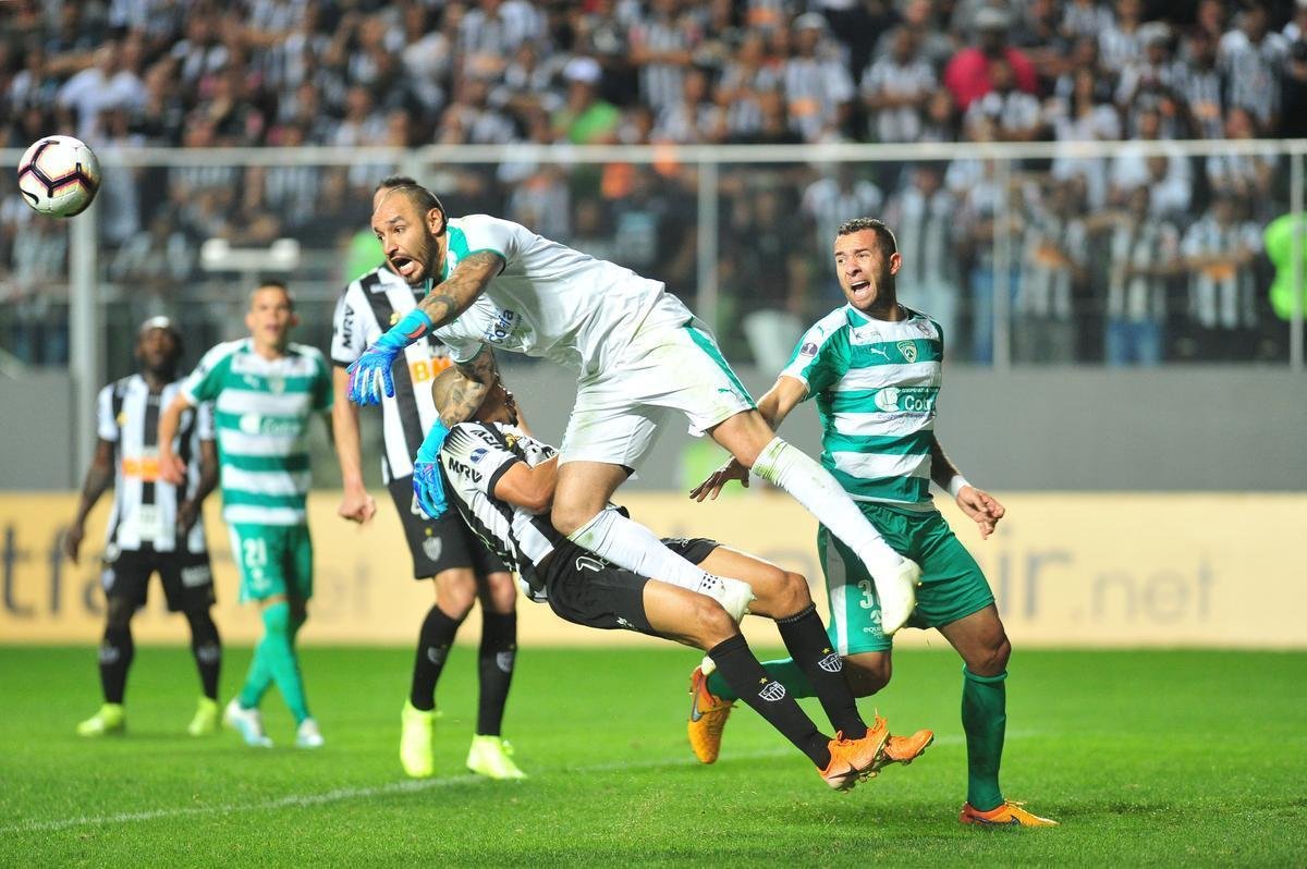 Fotos do duelo entre Atltico e La Equidad pela Copa Sul-Americana, no Independncia