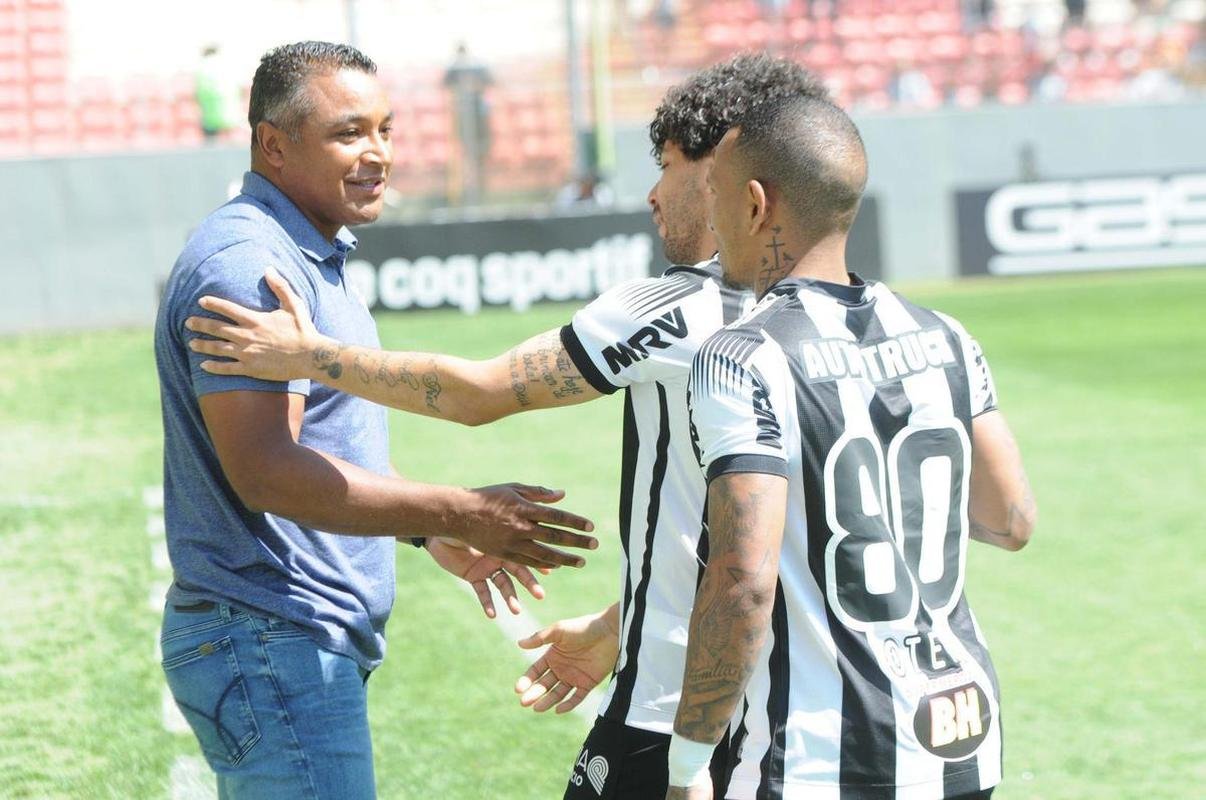 Roger Machado - 43 jogos, 23 vitrias, nove empates e 11 derrotas - 60,4% de aproveitamento