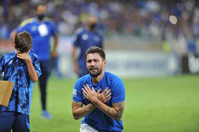 Último jogo da carreira de Sobis tem emoção, festa com a torcida do Cruzeiro  e surpresa de Dirceu Lopes; assista, cruzeiro