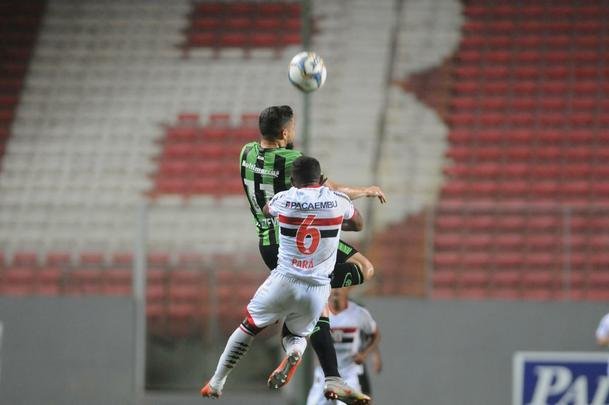 Fotos do segundo tempo da partida entre Amrica e Botafogo-SP, no Independncia 