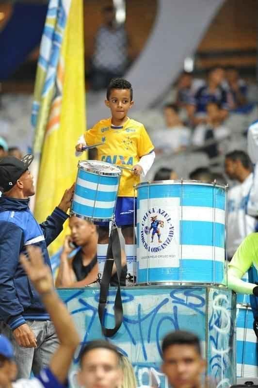 Torcida do Cruzeiro lotou o Mineiro em duelo com o Grmio pela semifinal da Copa do Brasil