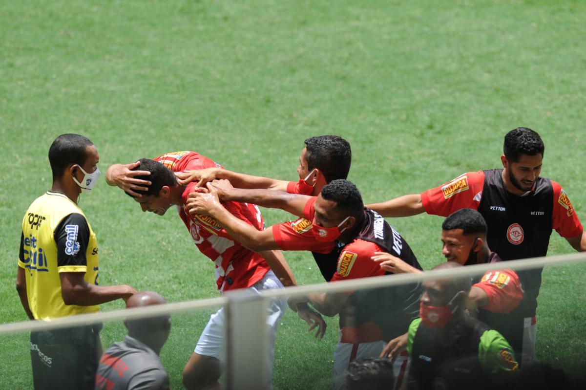 Fotos da vitria do Tombense sobre o Uberlndia pela final da Recopa Mineira