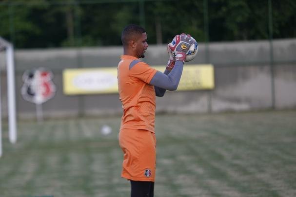 Após empate contra o Globo-RN em Ceará-mirim, o Santa Cruz iniciou sua preparação para o Clássico das Emoções contra o Náutico, com treinamentos físico e tático comandados por Milton Mendes