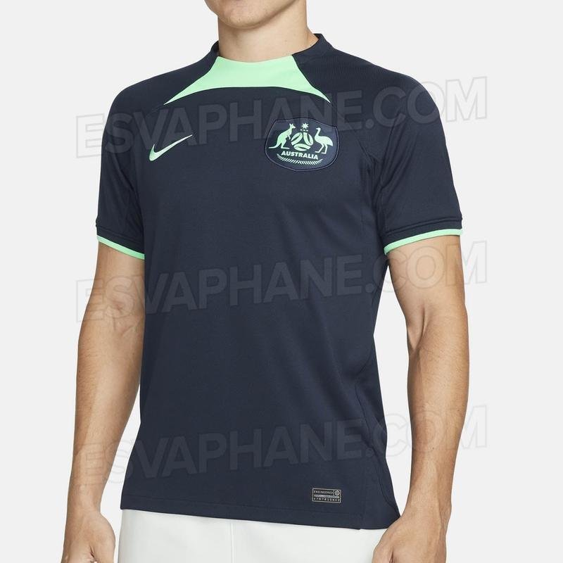 A provvel camisa II da Austrlia para Copa do Mundo foi desenvolvida pela Nike e divulgada de forma antecipada pelo portal Esvaphane