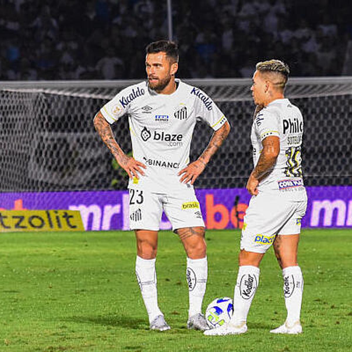 Final de jogo. O Santos é derrotado - Santos Futebol Clube