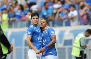 No segundo tempo, David ampliou a vitria do Cruzeiro para 2 a 0, em belo gol