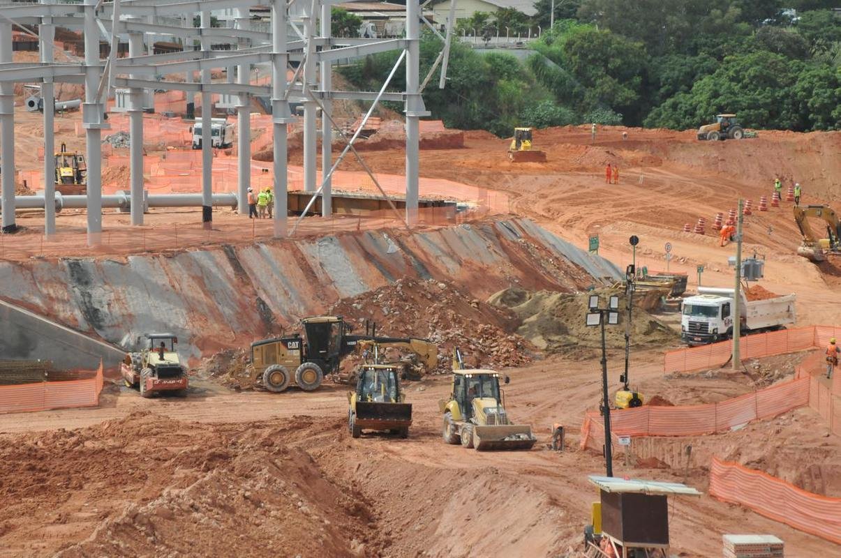 Arena MRV completa um ano de obras neste 20 de abril de 2021. Veja como est o andamento da construo do estdio do Atltico, que tem previso de ficar pronto em outubro de 2022. Sero 46 mil lugares, 2.333 vagas de estacionamento, 40 bares e 80 camarotes. O empreendimento fica no bairro Califrnia, em Belo Horizonte. (Fotos de Gladyston Rodrigues/EM/D. A Press)