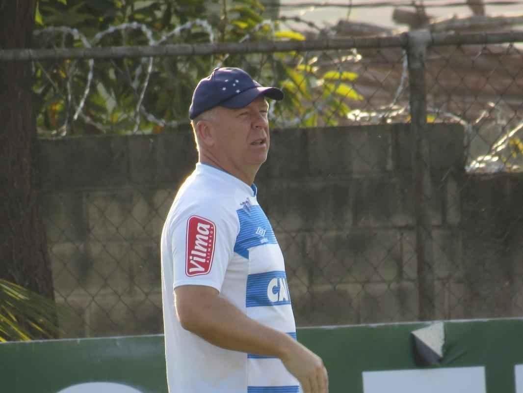 Galeria de fotos do treino do Cruzeiro na tarde desta quinta-feira, na Toca da Raposa II