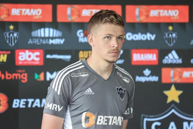 Bruno Fuchs é apresentado pelo Atlético