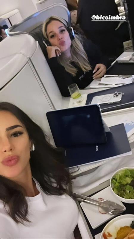 Namorada de Neymar viajou para Paris dias antes da comemorao