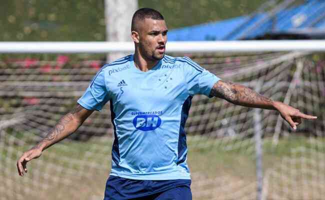 Z Ivaldo vestiu a camisa do Cruzeiro em 33 partidas na temporada passada