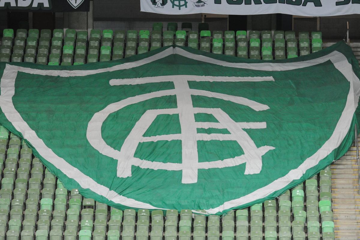 Fotos do duelo entre Amrica e Ponte Preta, no Independncia, em Belo Horizonte, em jogo de volta da quarta fase da Copa do Brasil
