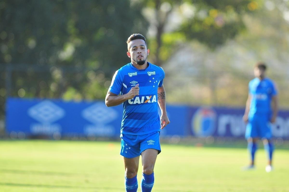 Imagens do treino do Cruzeiro desta quinta-feira, na Toca da Raposa II (Alexandre Guzanshe/EM D.A Press)