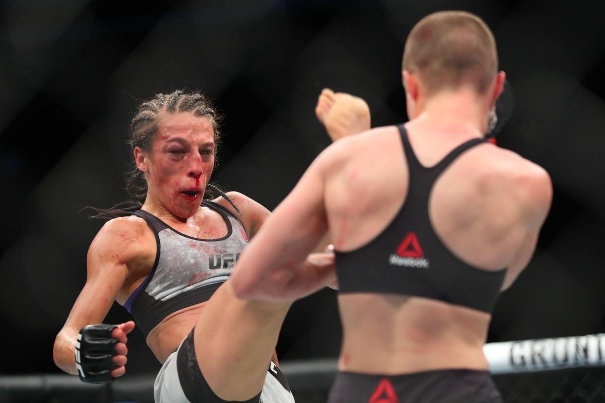 Em revanche na luta coprincipal, Rose Namajunas venceu Joanna Jedrzejczyk por deciso unnime e manteve o cinturo do peso palha