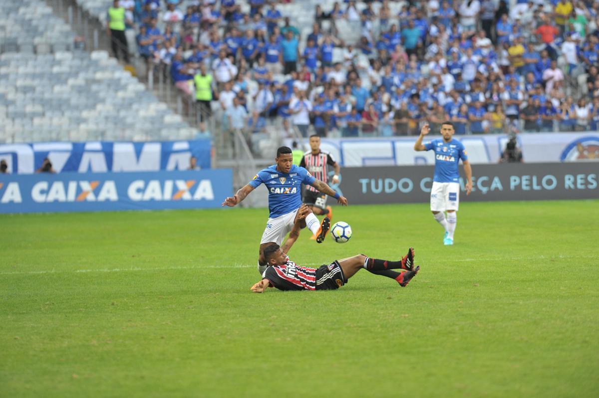 Fotos do jogo entre Cruzeiro e So Paulo