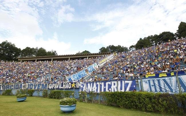 Fotos do jogo entre Tupi e Cruzeiro, em Juiz de Fora, pela quinta rodada do Campeonato Mineiro