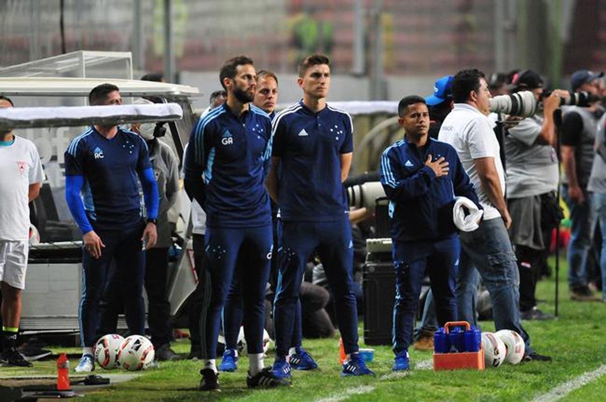 O Cruzeiro goleou o Nutico por 4 a 0 no Independncia, em Belo Horizonte, na 26 rodada da Srie B