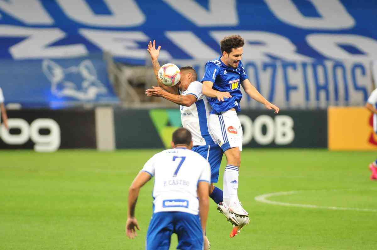 Fotos do jogo entre Cruzeiro e Ava, no Mineiro, pela 11 rodada da Srie B do Brasileiro