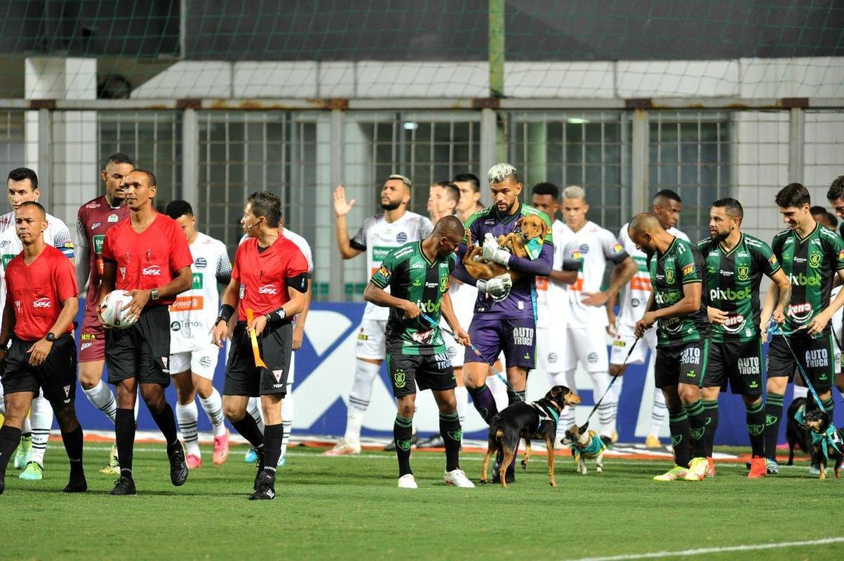 Fotos de Amrica x Athletic, no Independncia, pelo Campeonato Mineiro