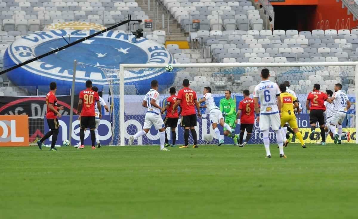 Imagens da partida entre Cruzeiro e Sport, duelo vlido pela 21 rodada da Srie A do Campeonato Brasileiro