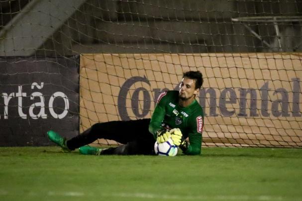 Jogadores trabalharam com bola no Almeidão, em João Pessoa, local da partida desta quarta, às 21h45, contra o Botafogo-PB, pela segunda fase da Copa do Brasil. Houve treinamento de pênaltis
