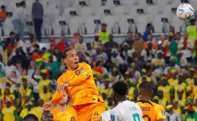 Imagens da partida entre Senegal e Holanda mostraram diversos lugares vazios no Al Thumama Stadium