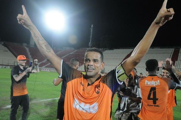 Coimbra venceu o Uberlndia por 1 a 0 e conquistou o trofu do Mdulo II do Campeonato Mineiro