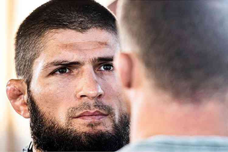 Após morte do pai, Khabib Nurmagomedov terá luta por cinturão no