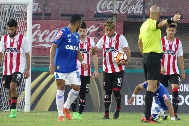 Fotos de Cruzeiro x River Plate, no Estádio Centenário de Montevidéu, pela Copa Libertadores Sub-20