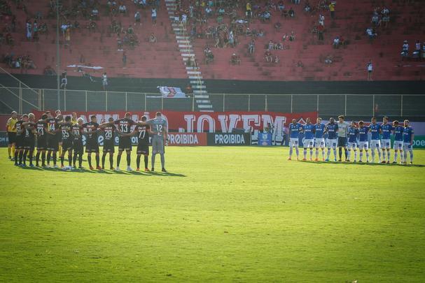 Cruzeiro empatou com Vitória no Barradão, em Salvador, por 1 a 1, pela 17ª rodada do Brasileiro