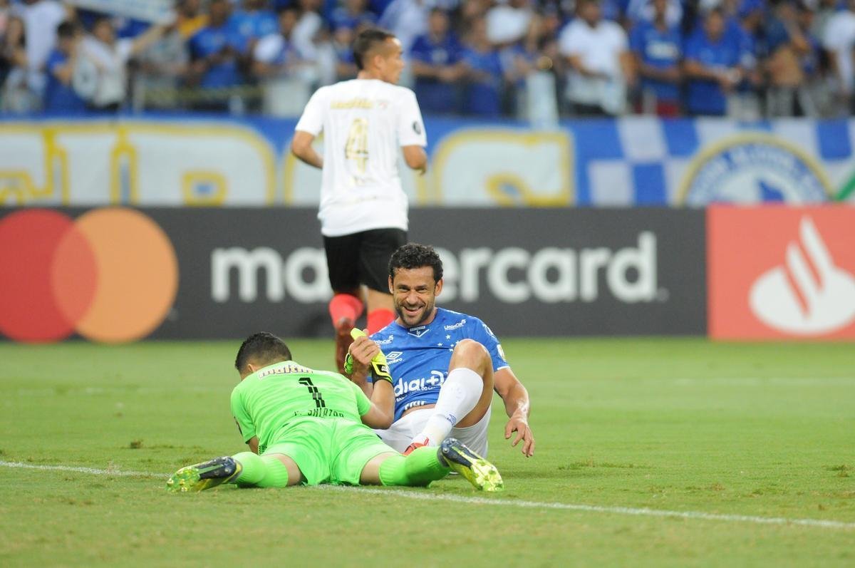 Fotos do jogos entre Cruzeiro e Deportivo Lara no Mineiro