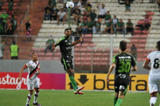 Fotos do jogo entre Amrica e Atltico-GO, no Independncia, em BH, pela 33 rodada do Campeonato Brasileiro de 2021