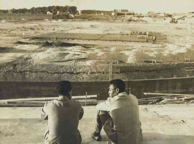 Zito e Pel em visita s obras de construo do Mineiro em 1963