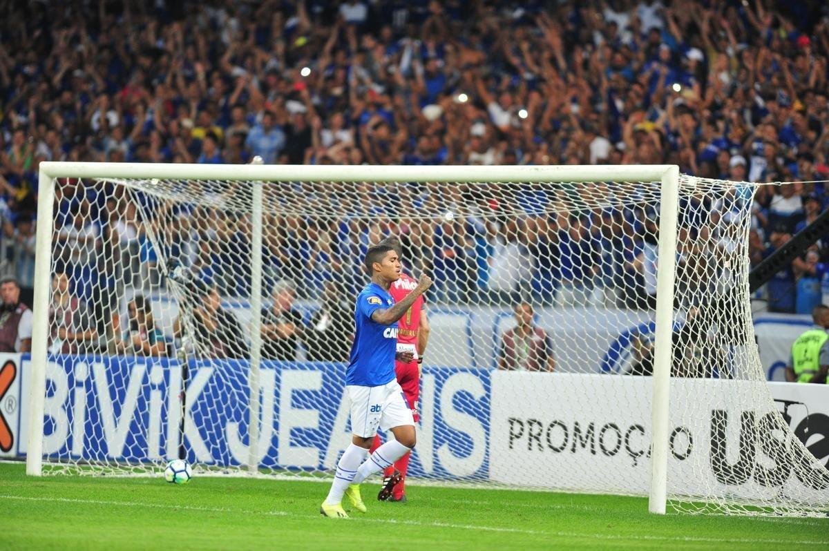 Fbio foi decisivo nos pnaltis, fez trs defesas e colocou o Cruzeiro nas semifinais da Copa do Brasil