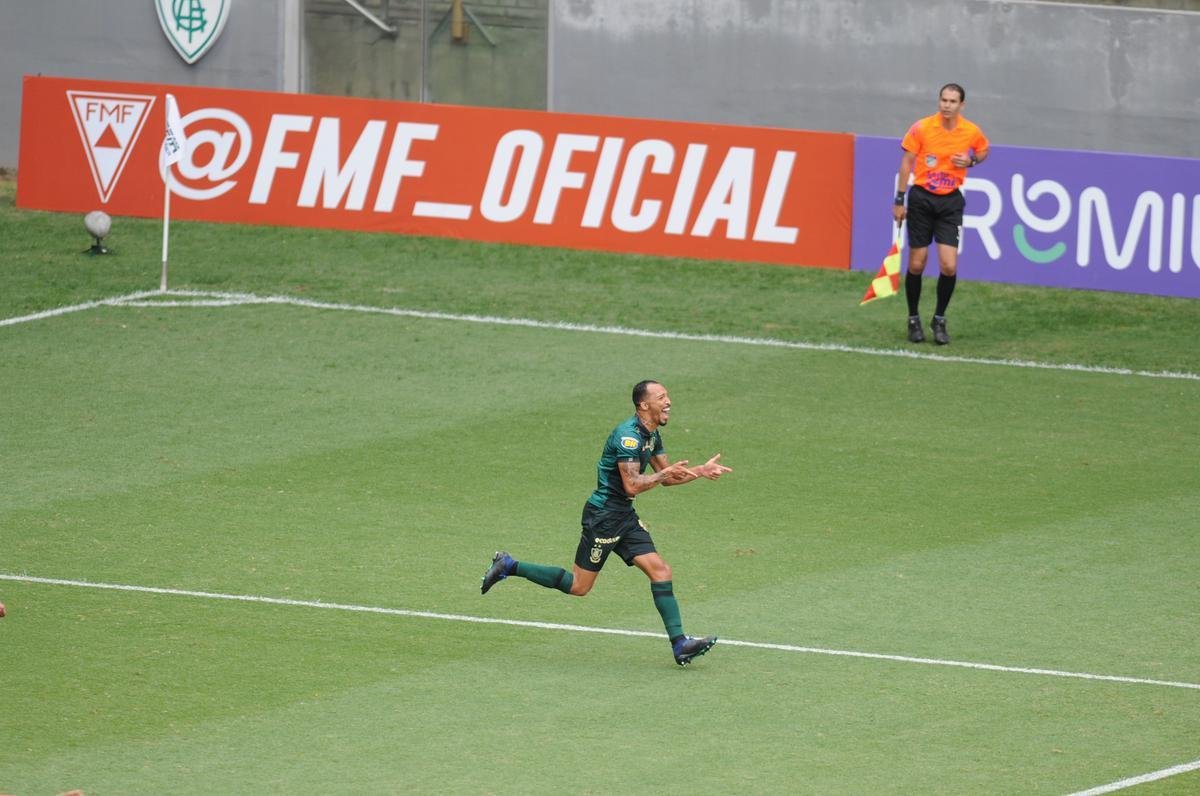 Amrica e Cruzeiro se enfrentaram pelo Campeonato Mineiro