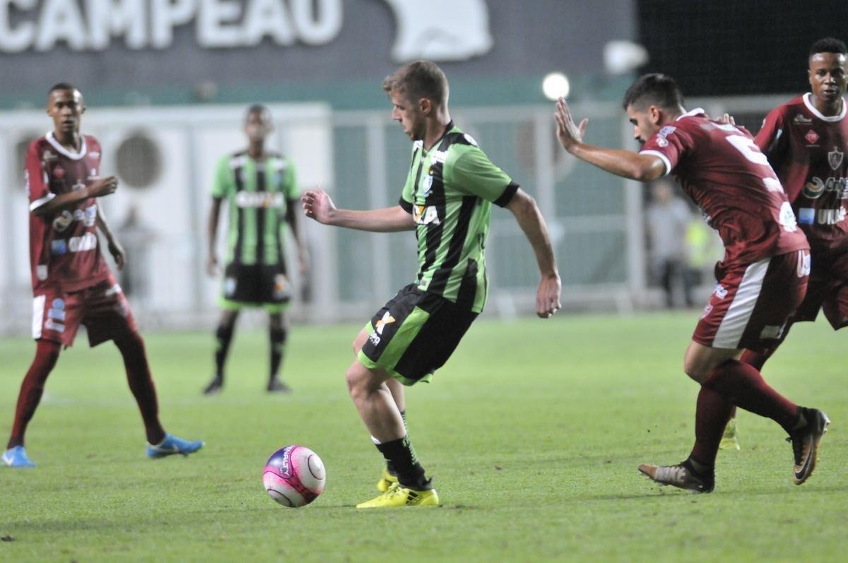 Amrica e Patrocinense se enfrentaram, no Independncia, pela primeira rodada do Campeonato Mineiro
