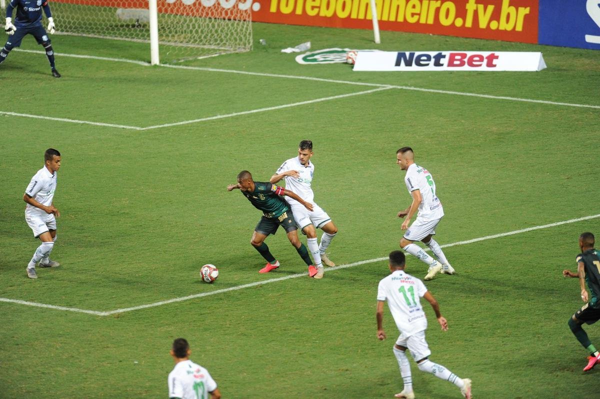 Fotos da vitria da Caldense sobre o Amrica, por 1 a 0, no Independncia, em Belo Horizonte, pela quarta rodada do Campeonato Mineiro de 2021. Atacante Amarildo marcou o nico gol da partida,