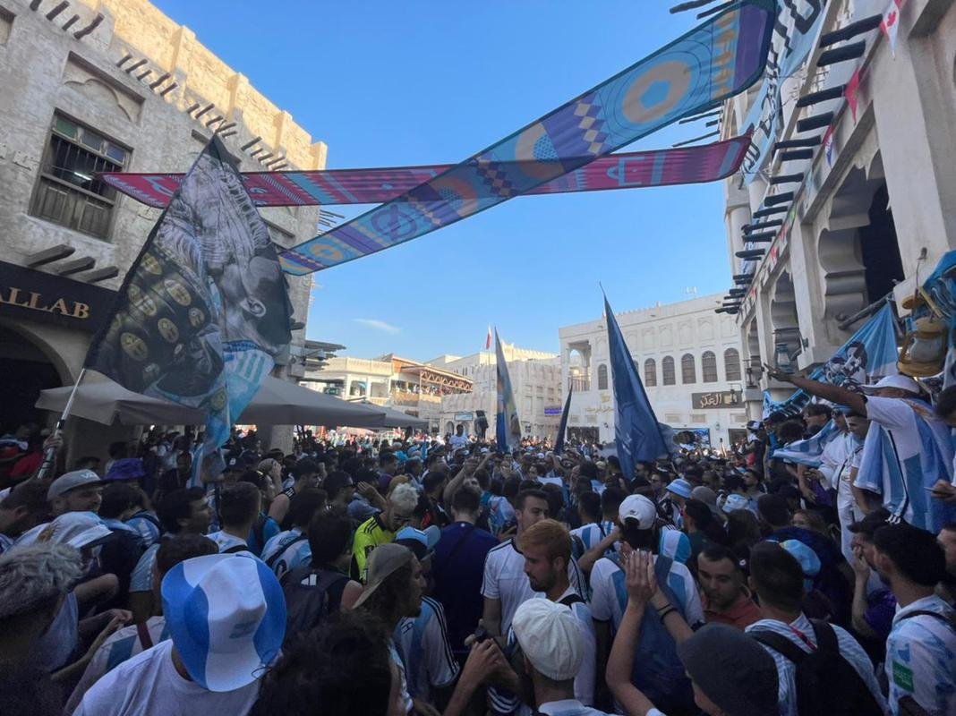 Festa dos argentinos no mercado Souq Waqif, em Doha, no Catar