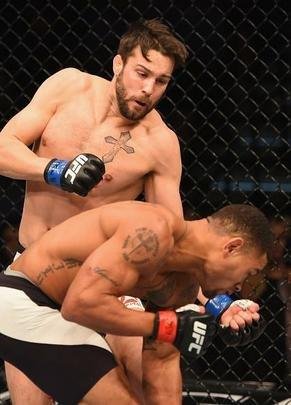 Abel Trujillo venceu Tony Sims por finalização no primeiro round